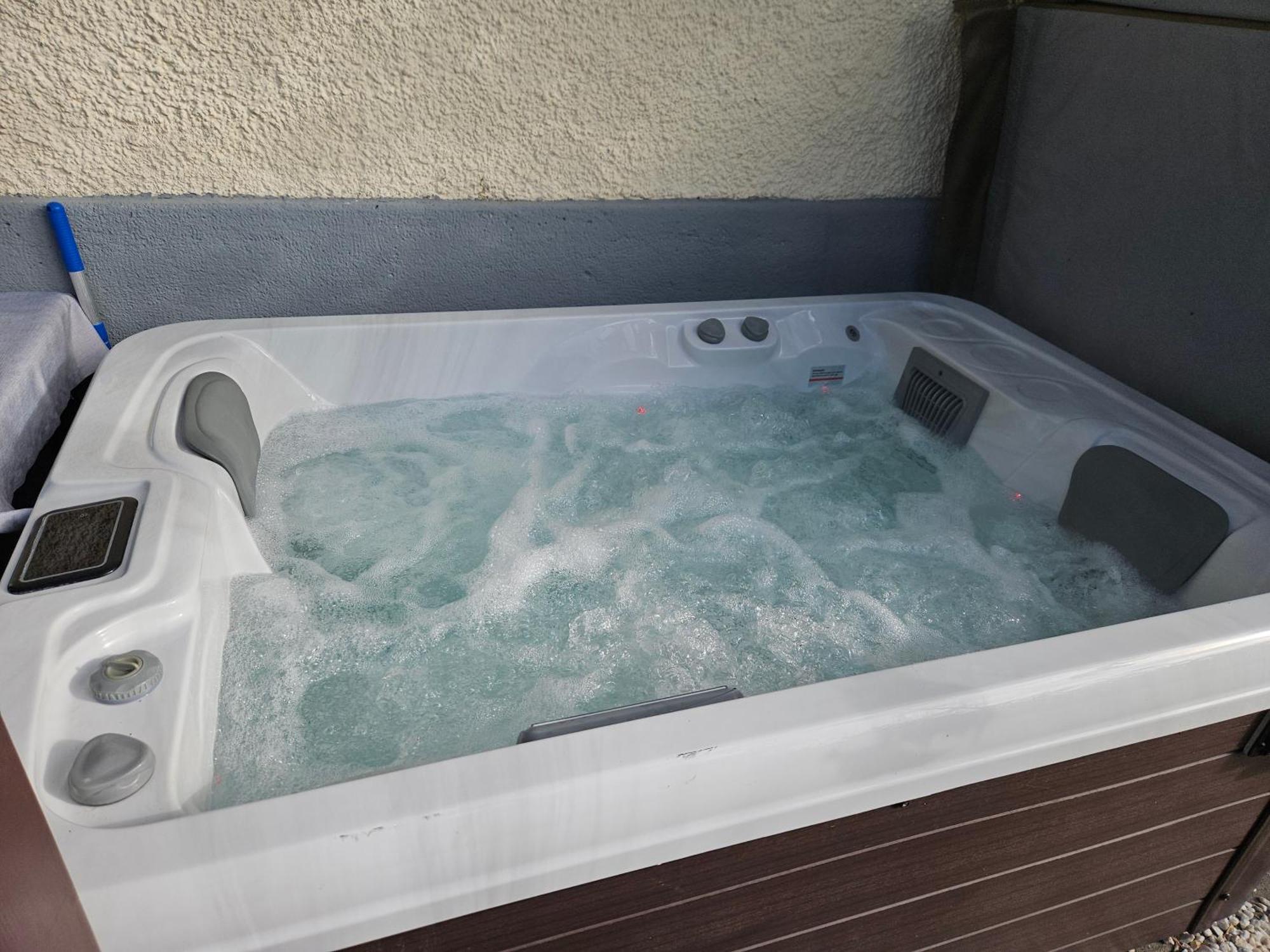 Premium Apartment Mit Privatem Whirlpool, Sauna, Garten Sankt Martin am Grimming Ngoại thất bức ảnh