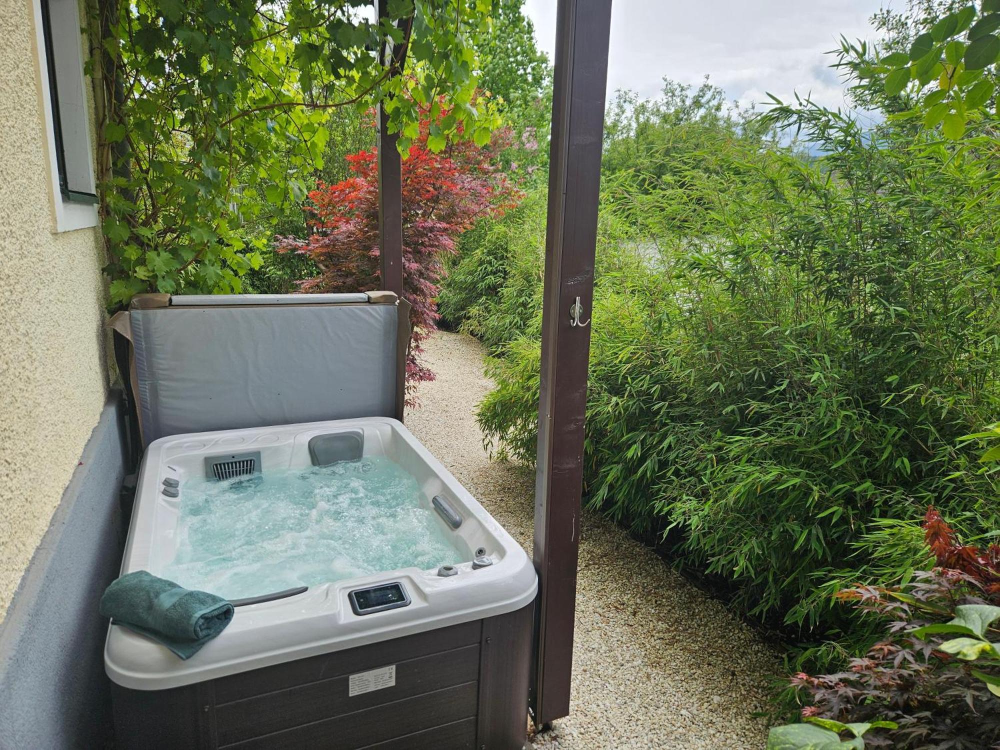Premium Apartment Mit Privatem Whirlpool, Sauna, Garten Sankt Martin am Grimming Ngoại thất bức ảnh